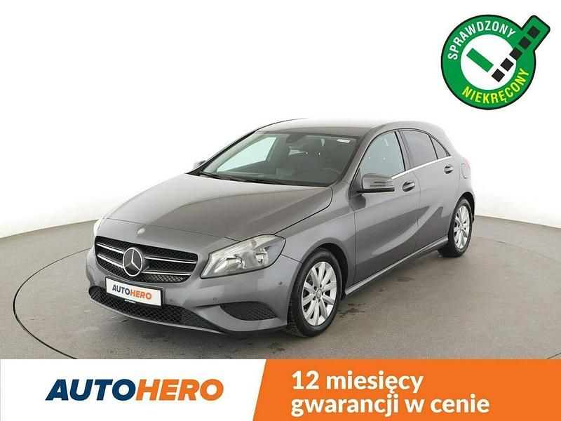 Szary Używany 2014 Mercedes A180 Hatchback | 42 200 zł (Uczciwa cena) - Obraz 1/3