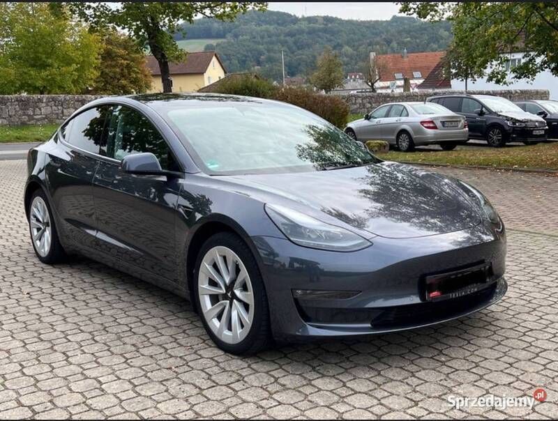 Używany 2022 Tesla Model 3 Sedan/Limuzyna | 148 000 zł - Obraz 1/4