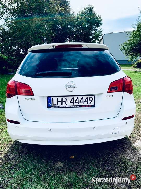 Biały Używany 2011 Opel Astra Kombi | 23 000 zł - Obraz 1/4