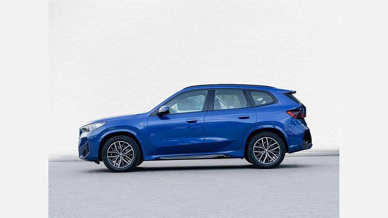Używany BMW X1 Comfort Edition 156 KM (114 kW) 2024 Niebieski portimao m metalizowany SUV