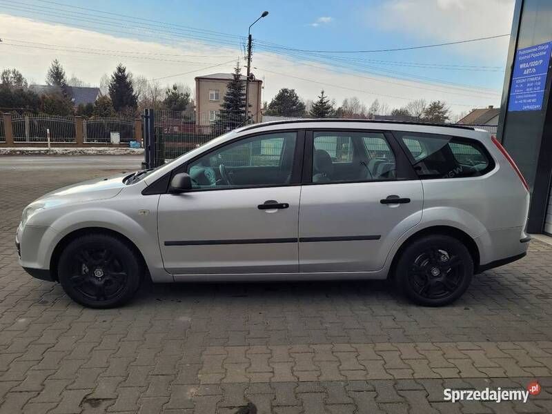Używany Ford Focus 125 KM (91 kW) 2006 Srebrny Kombi