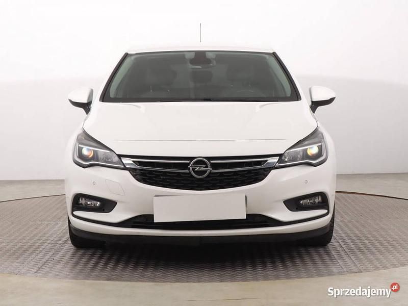 Używany Opel Astra 2019 Biały Hatchback