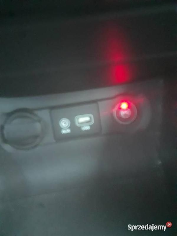 Używany Hyundai i20 2017 Czerwony Hatchback