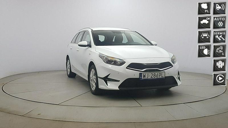 Biały Używany 2022 Kia Ceed Hatchback | 69 850 zł (Uczciwa cena) - Obraz 1/4