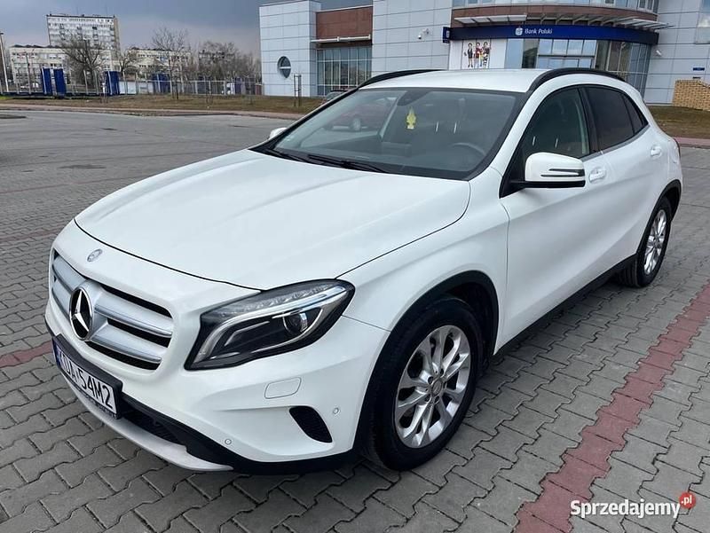 Używany Mercedes GLA200 2015 Biały SUV