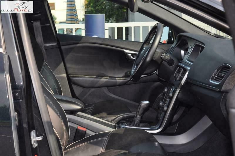 Używany Volvo V40 R-Design 193 KM (141 kW) 2014 Holandia Kombi