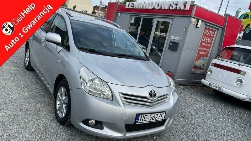 Inny kolor Używany 2011 Toyota Verso Minivan | 24 900 zł (Uczciwa cena) - Obraz 1/4