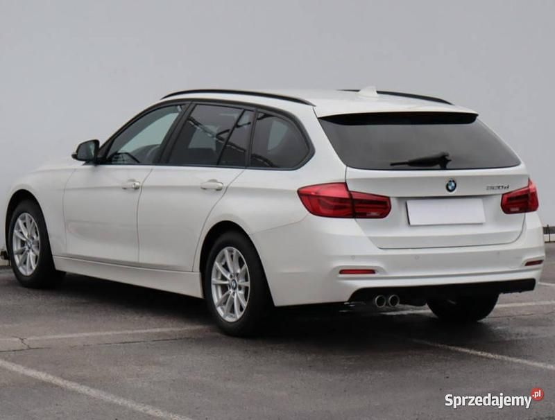 Używany BMW 320 190 KM (139 kW) 2019 Biały Kombi