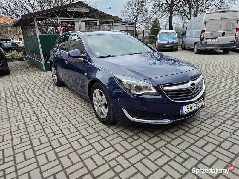 Granatowy Używany 2015 Opel Insignia Kombi | 26 500 zł (Dobra cena) - Obraz 1/4