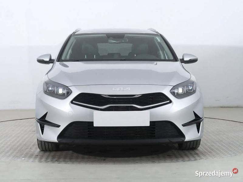 Srebrny Używany 2022 Kia Ceed Kombi | 78 999 zł (Dość drogi) - Obraz 1/4