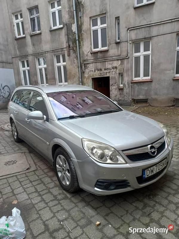 Używany Opel Vectra 2007 Srebrny Sedan/Limuzyna