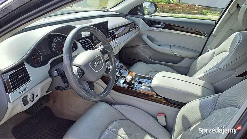 Brązowy Używany 2010 Audi A8 Sedan/Limuzyna | 57 000 zł (Uczciwa cena) - Obraz 1/4