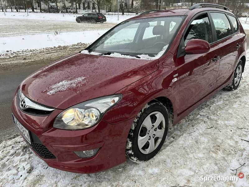 Używany Hyundai i30 110 KM (80 kW) 2010 Bordowy Hatchback