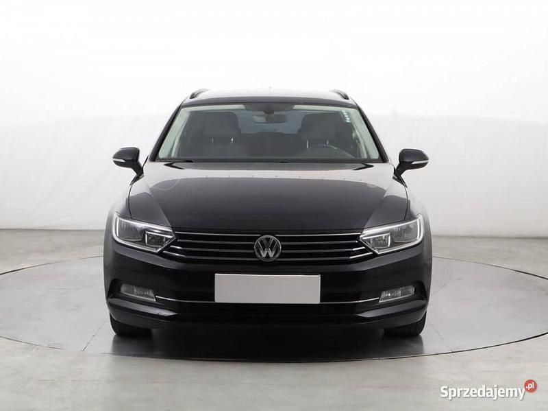 Czarny Używany 2016 VW Passat Kombi | 53 999 zł (Uczciwa cena) - Obraz 1/4