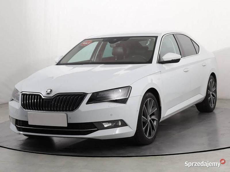 Używany Skoda Superb 2016 Biały Hatchback