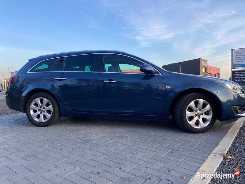 Używany Opel Insignia Edition 170 KM (125 kW) 2015 Granatowy Kombi