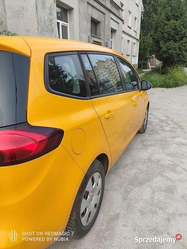 Używany Opel Zafira 2016 Pomarańczowy Minivan
