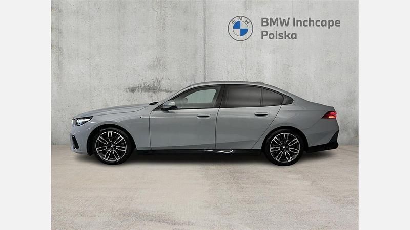 Używany BMW 520 Comfort Edition 190 KM (139 kW) 2024 Szary brooklyn m metalizowany Sedan/Limuzyna