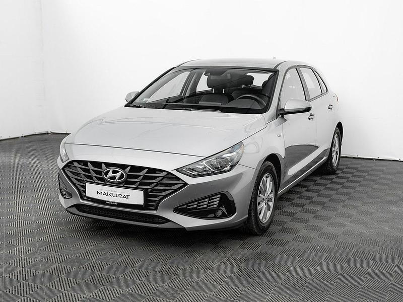 Używany Hyundai i30 110 KM (80 kW) 2022 Srebrny (metalik) Hatchback