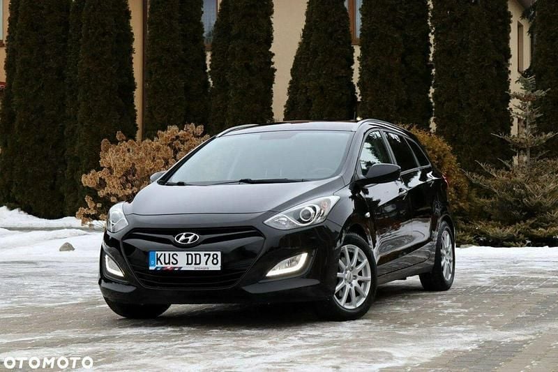 Używany Hyundai i30 99 KM (72 kW) 2012 Czarny Kombi