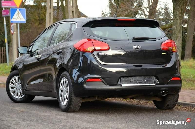 Używany Kia Ceed Start 135 KM (99 kW) 2013 Czarny Hatchback