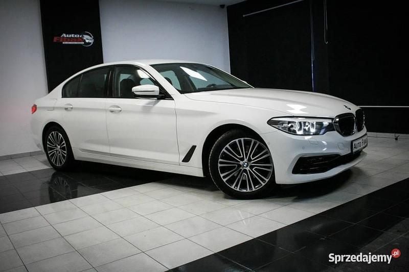 Biały Używany 2019 BMW 520 Sport Line Sedan/Limuzyna | 119 900 zł (Uczciwa cena) - Obraz 1/4