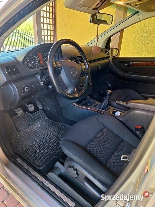 Srebrny Używany 2004 Mercedes A200 Sedan/Limuzyna | 3650 zł - Obraz 1/4