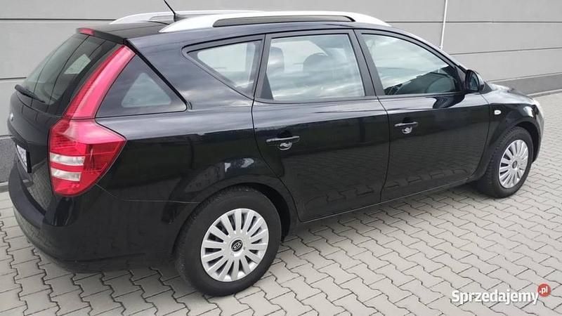 Czarny Używany 2008 Kia Ceed Kombi | 14 500 zł (Uczciwa cena) - Obraz 1/4