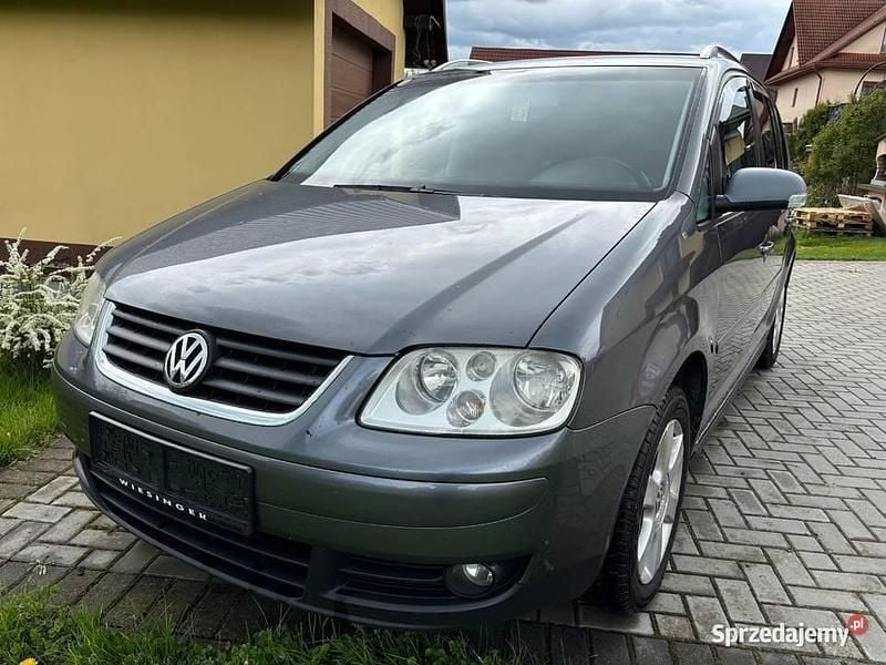 Wiśniowy Używany 2006 VW Touran Minivan | 11 000 zł (Drogi) - Obraz 1/4