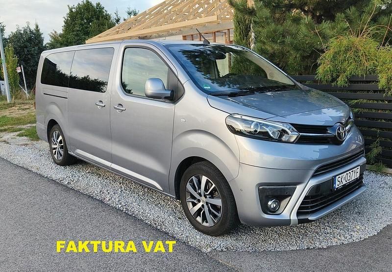Szary Używany 2023 Toyota Proace Verso Kombi | 120 000 zł (Uczciwa cena) - Obraz 1/4