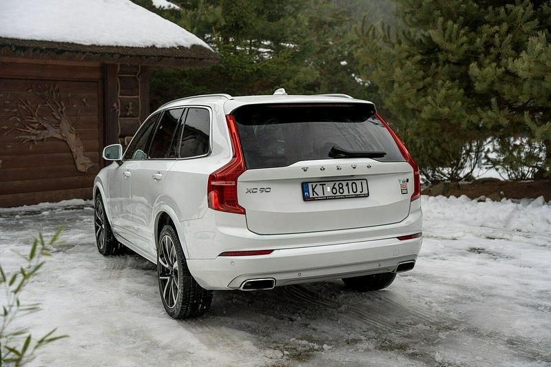 Używany Volvo XC90 Momentum 320 KM (235 kW) 2020 Biały (metalik) SUV
