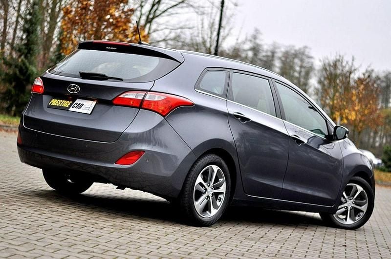 Używany Hyundai i30 110 KM (80 kW) 2016 Szary (metalik) Kombi