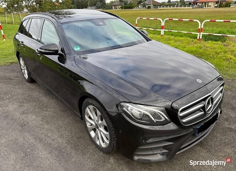 Używany 2017 Mercedes E220 AMG | 53 800 zł - Obraz 1/4