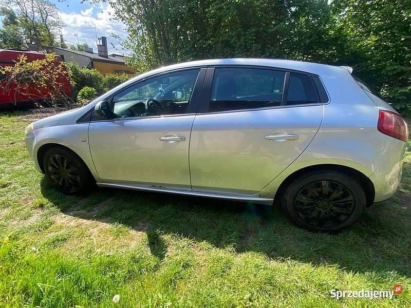 Srebrny Używany 2007 Fiat Bravo Hatchback | 6500 zł (Dobra cena) - Obraz 1/4