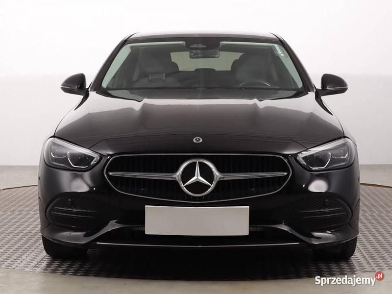Używany Mercedes C200 2021 Czarny Sedan/Limuzyna