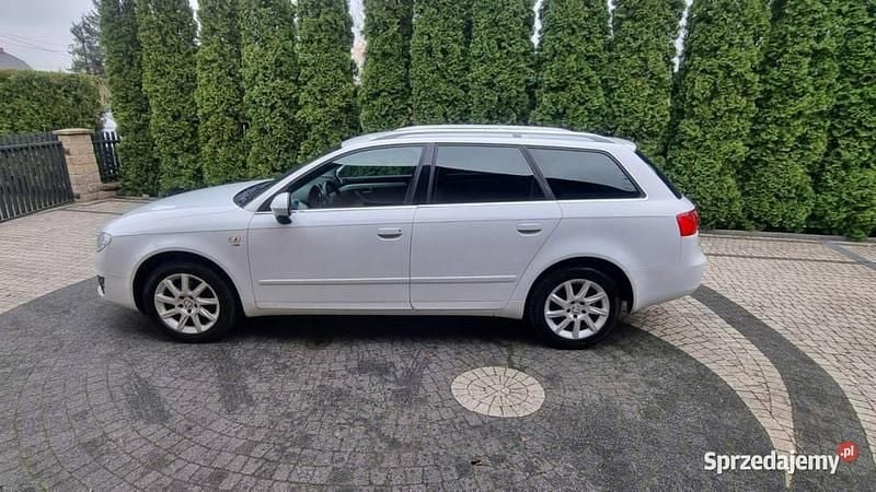Używany Seat Exeo 143 KM (105 kW) 2013 Biały (metalik) Kombi