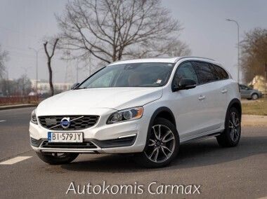 Biały Używany 2015 Volvo V60 CC Kombi | 73 000 zł - Obraz 1/4