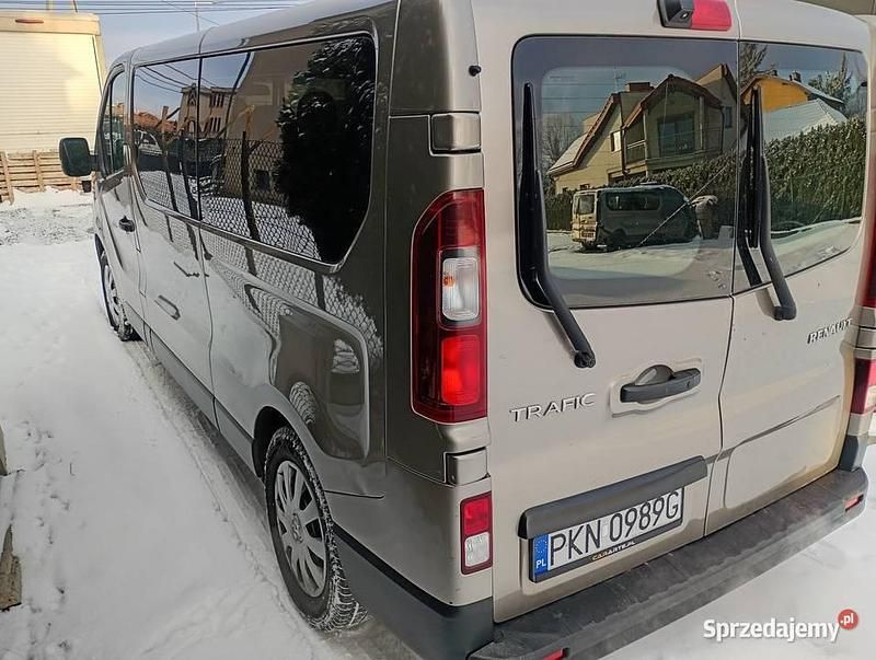 Używany Renault Trafic 2019 Beżowy Minivan