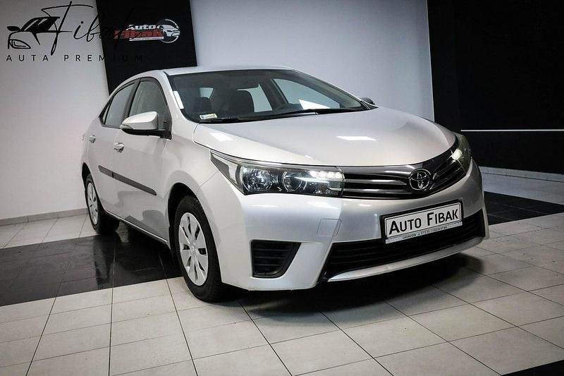 Biały Używany 2015 Toyota Corolla Sedan/Limuzyna | 42 900 zł (Dobra cena) - Obraz 1/4