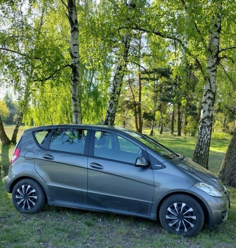 Używany Mercedes A160 2010 Szary Hatchback