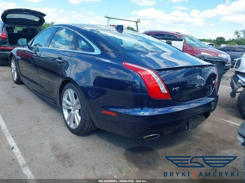 Niebieski ciemny Używany 2018 Jaguar XJ Sedan/Limuzyna | 51 200 zł - Obraz 1/4