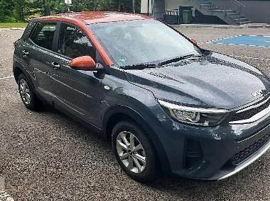 Szary Używany 2023 Kia Stonic 2 SUV | 59 900 zł (Dobra cena) - Obraz 1/4