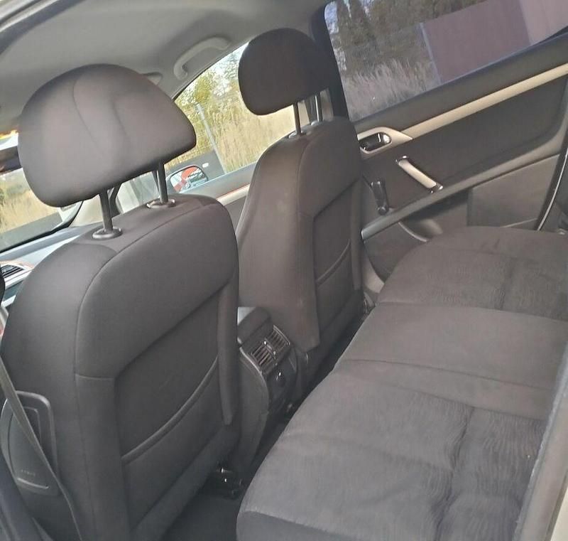 Używany Peugeot 407 2008 Srebrny Sedan/Limuzyna