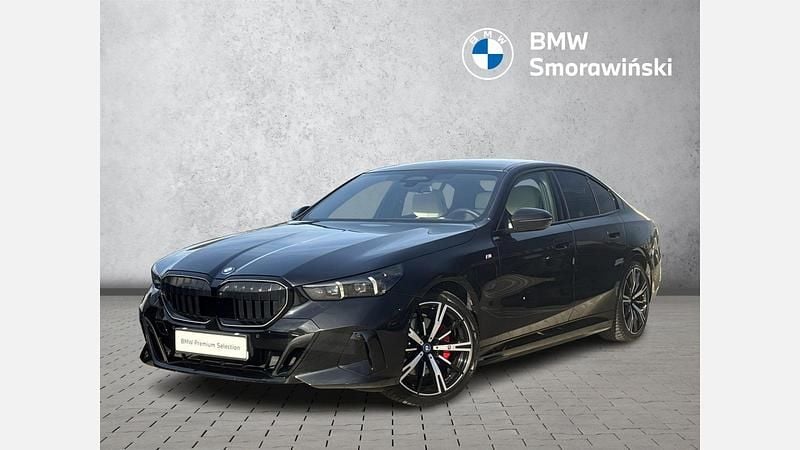 Czarny szafir metalizowany Używany 2023 BMW 530e Comfort Edition Sedan/Limuzyna | 279 900 zł (Dobra cena) - Obraz 1/3