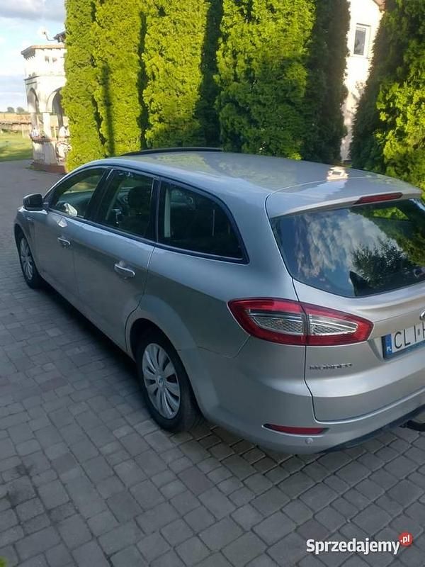 Używany Ford Mondeo 2012 Srebrny Kombi