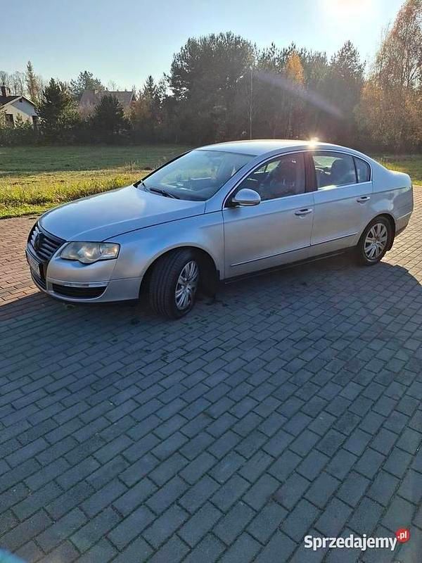 Używany VW Passat 2007 Srebrny Sedan/Limuzyna