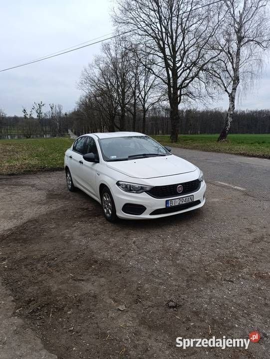 Biały Używany 2016 Fiat Tipo Sedan/Limuzyna | 17 000 zł (Uczciwa cena) - Obraz 1/4