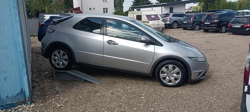 Srebrny Używany 2011 Honda Civic Hatchback | 20 900 zł (Dobra cena) - Obraz 1/4