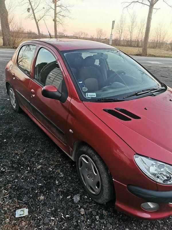 Używany Peugeot 206 2003 Czerwony Hatchback