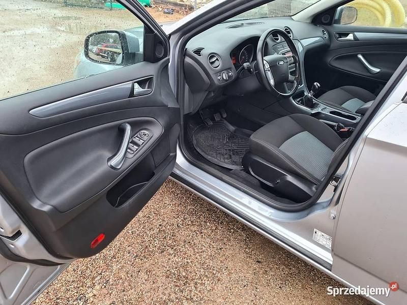 Używany Ford Mondeo 2011 Niebieski Kombi